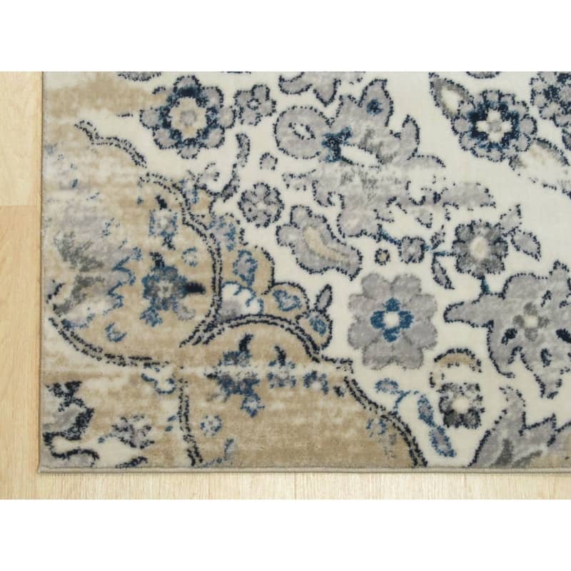 Ivory Distressed Bohemian Isabella Medallion Rug - 4'3" x 5'10"