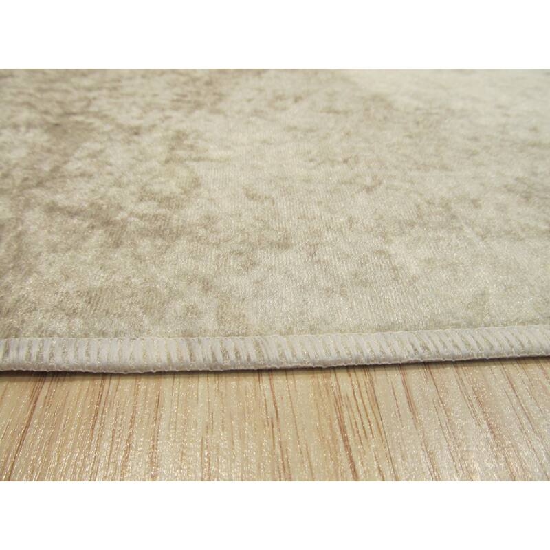 Green Distressed Bohemian Moderno Medallion Rug by , Stylish and Trendy Area Rug for Adding a Bohemian Flair to You