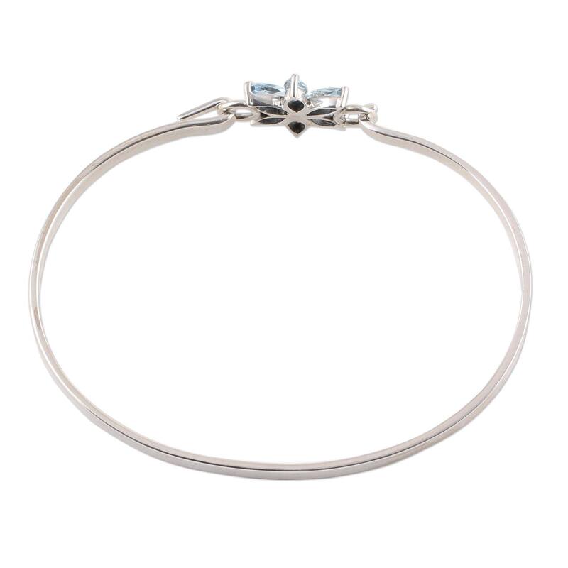 Handmade Sterling Silver 'Marquise Flower' Blue Topaz Bracelet (India)