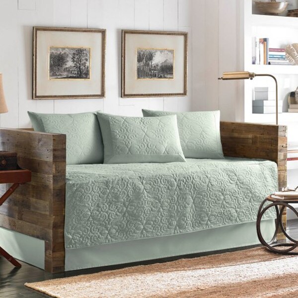 Tommy Bahama Nassau Aqua 5-Piece Daybed Set