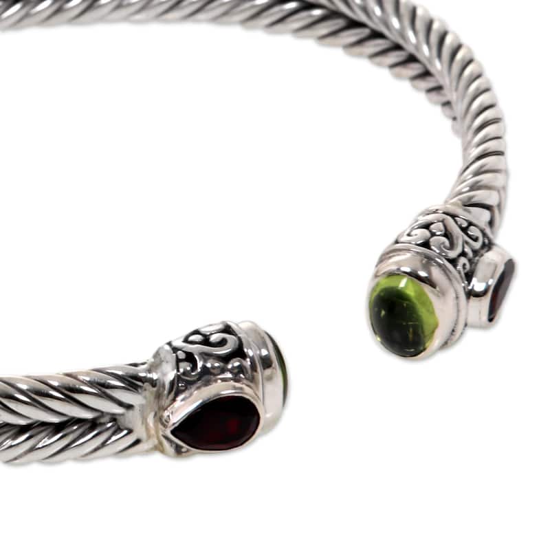 Handmade Sterling Silver 'Flower Buds' Garnet Peridot Bracelet (Indonesia)