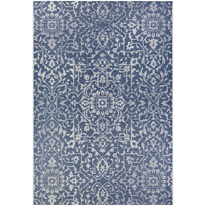Carriage House Medallion Indoor/Outdoor Area Rug