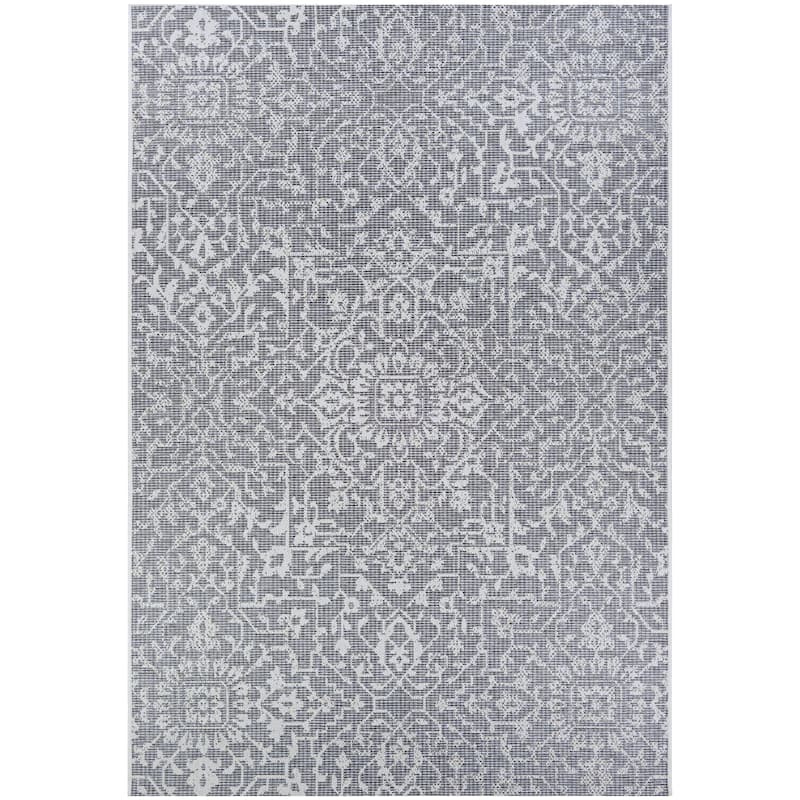 Carriage House Medallion Indoor/Outdoor Area Rug - grey