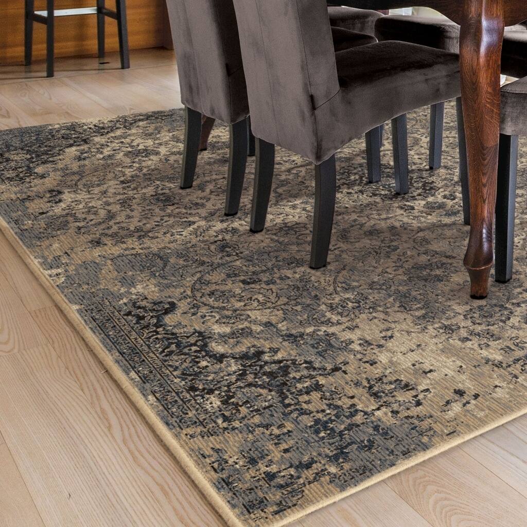 Traditional Sassanian Distressed Grey Rug by Carolina Weavers (7'10 x 10'10) - 7'1" x 1'1"