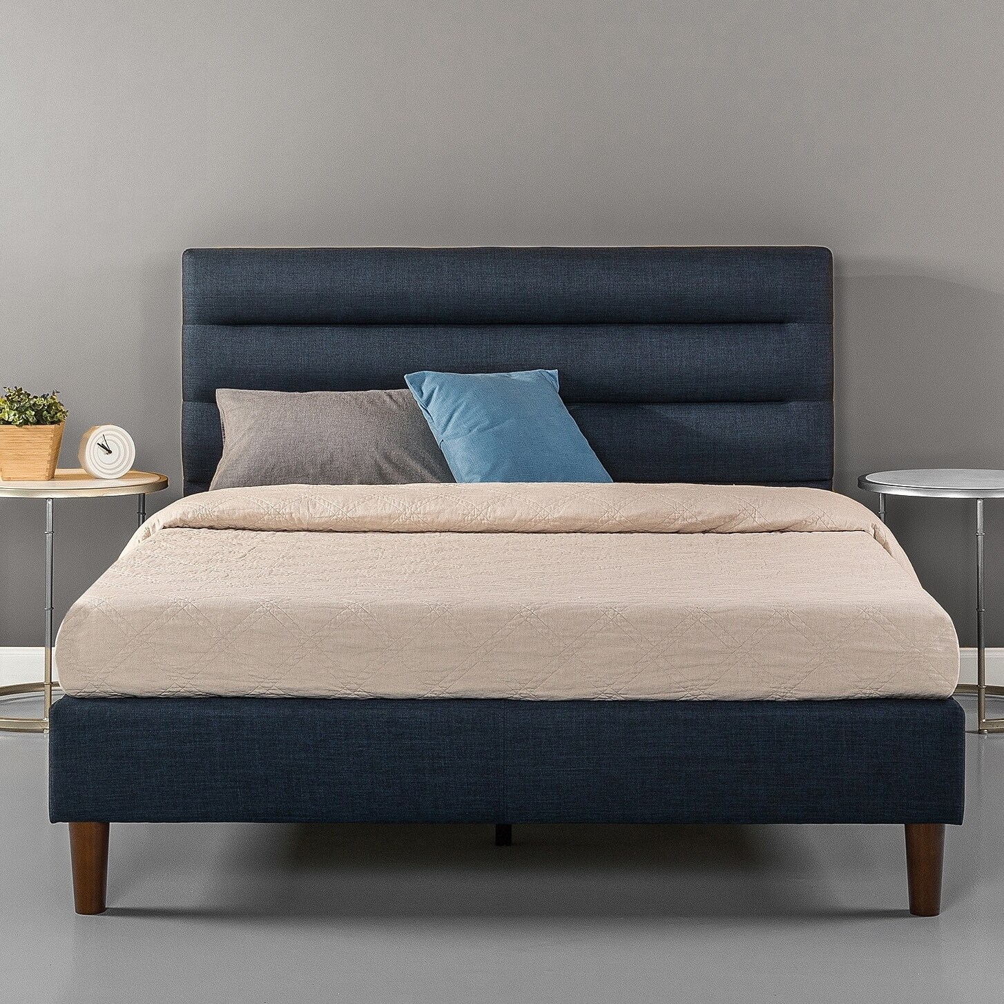 zinus upholstered horizontally cushioned platform bed