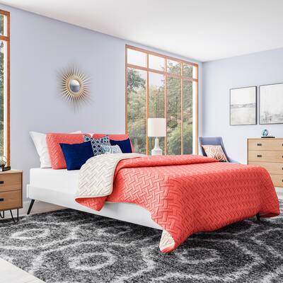 Carson Carrington Storfors White Wood Platform Bed with Round Splayed Legs