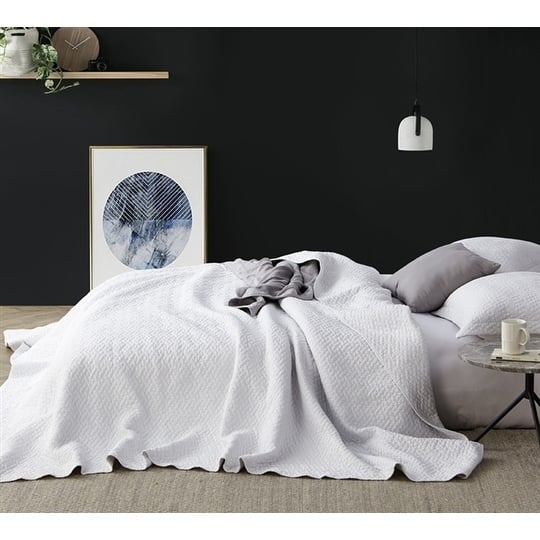 BYB Dye-Free Supersoft Pre-Washed Quilt (Shams Not Included)
