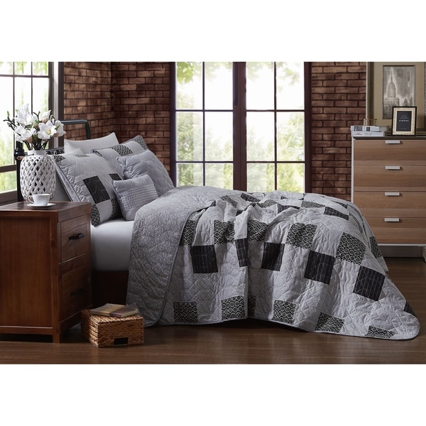 The Gray Barn Ermine Black and White 5-piece Quilt Set