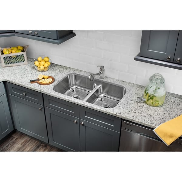 32-1/2 in. 50/50 Low Divider Stainless Steel Kitchen Sink & Low Profile  Faucet - Bed Bath & Beyond - 20631604