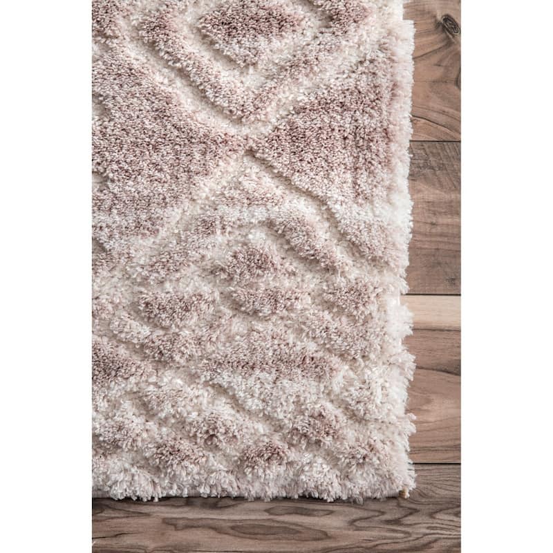 Nuloom Soft and Plush Moroccan Diamond Shag Rug
