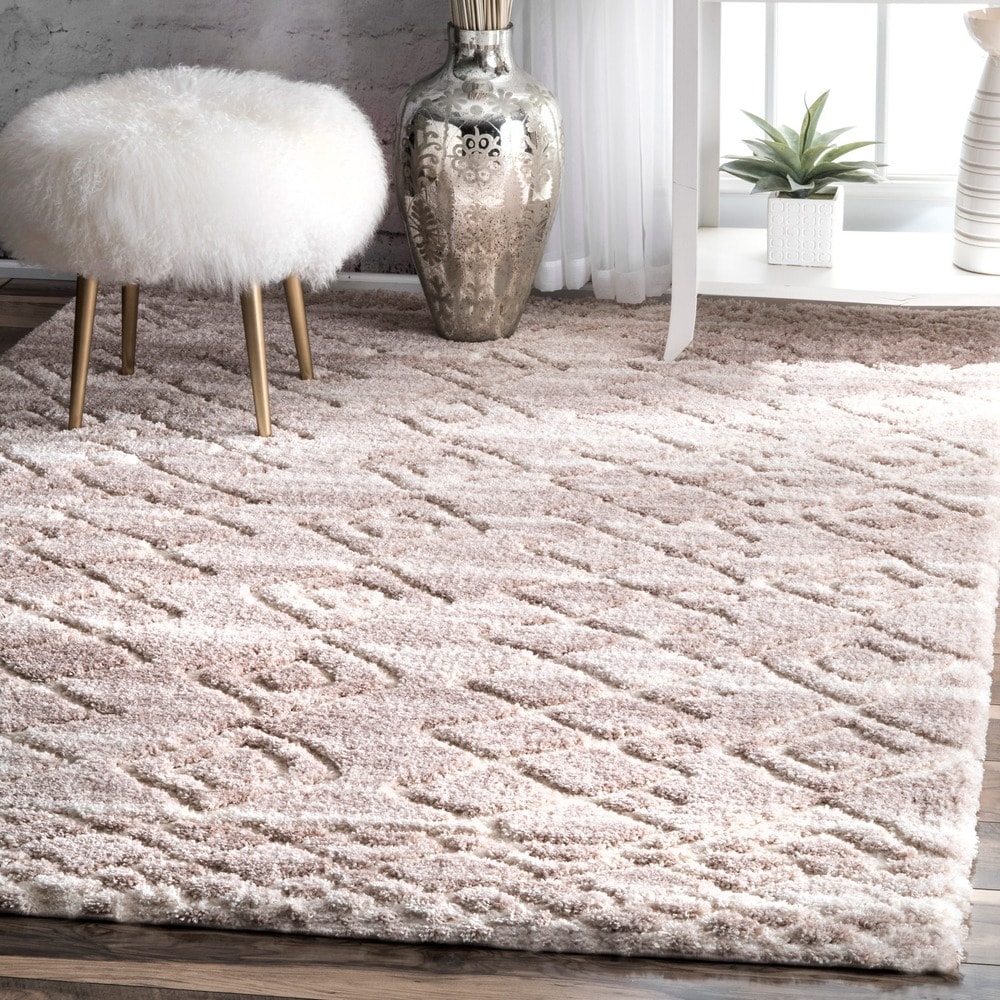 Nuloom Soft and Plush Moroccan Diamond Shag Rug