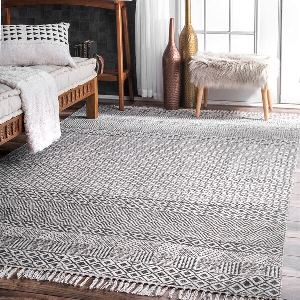 Strick & Bolton Evans Handmade Flatweave Diamond Chain Cotton Fringe Area Rug