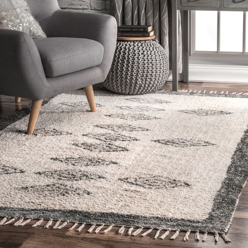 Nuloom Boho Natural Plush Fuzzy Tribal Shag Rug