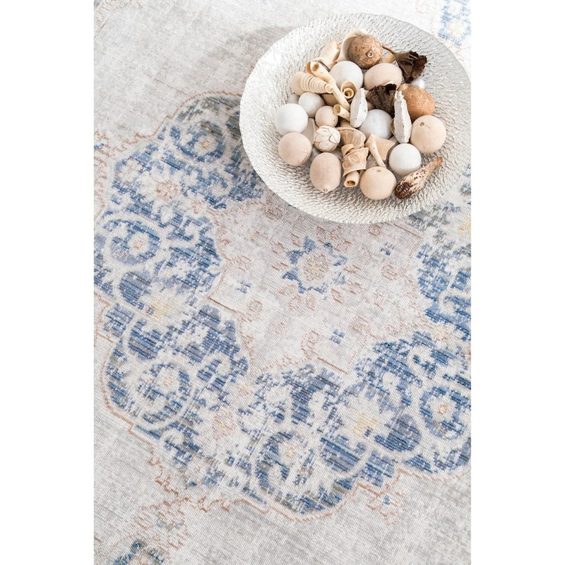 Nuloom Classical Victorian Medallion Area Rug