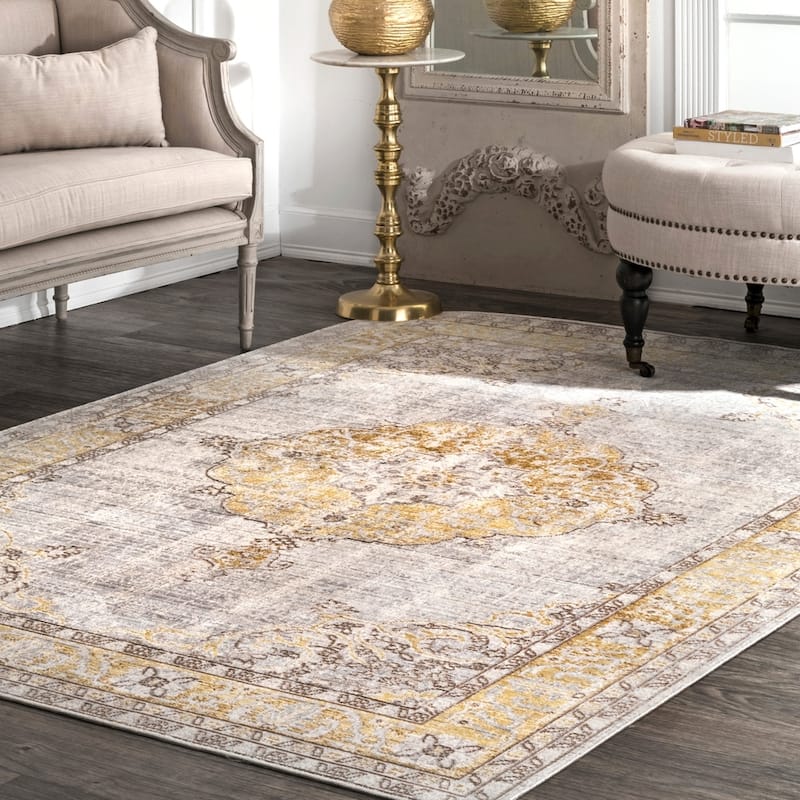 Nuloom Classical Victorian Medallion Area Rug