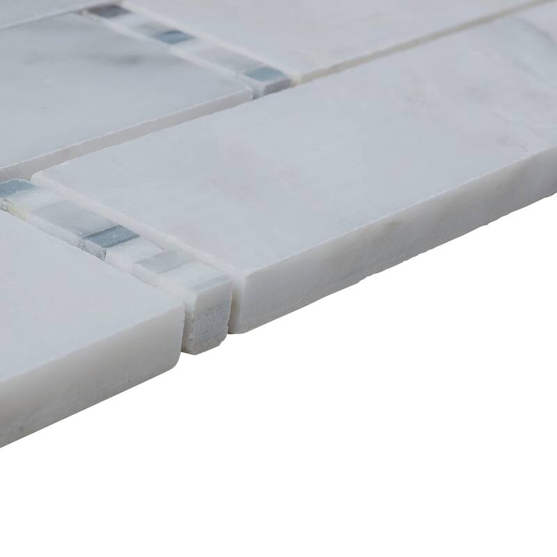 Marble Polished Random 3/8-inch Linear Mosaic in First Snow Elegance - 18x11.5
