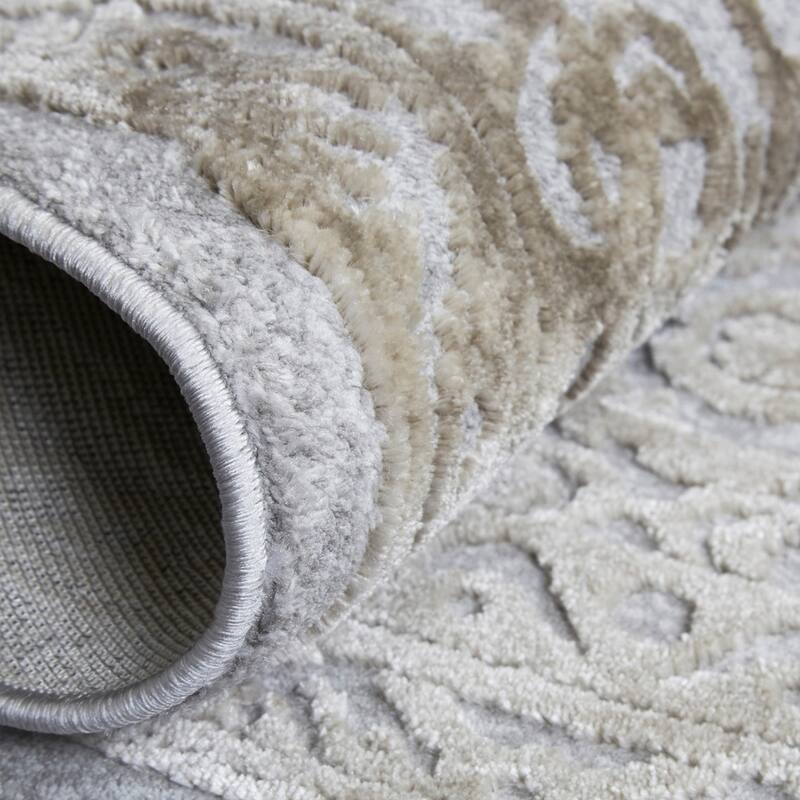 Nicole Miller New York Kenmare Capri Transitional Medallion Area Rug