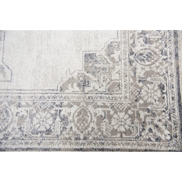 Alora Decor Swagger Persian-style Medallion Rug