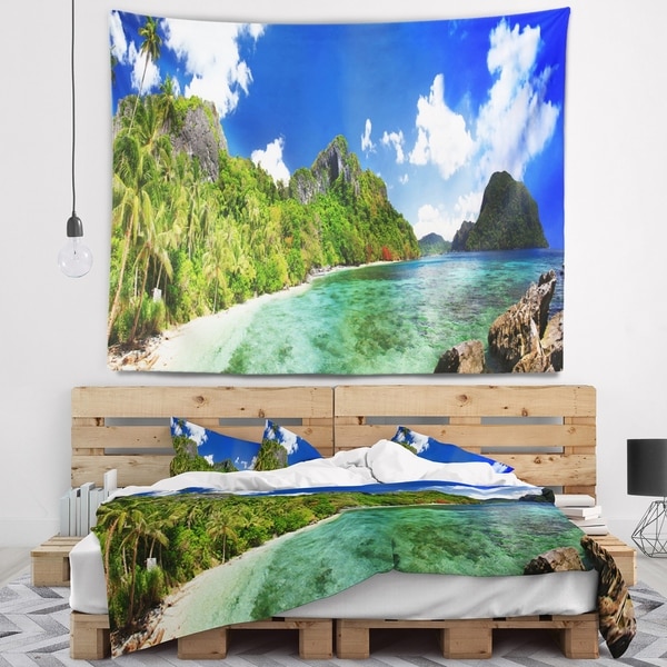 Designart 'Tropical Scenery' Landscape Photography Wall Tapestry