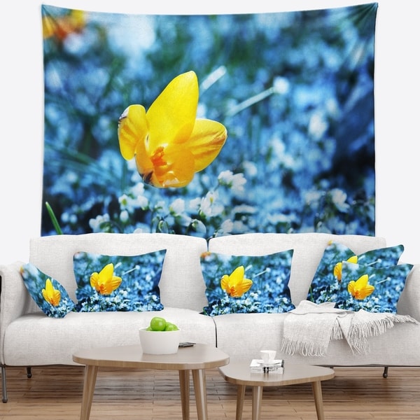 Designart 'Beautiful Yellow Flower on Blue' Floral Wall Tapestry