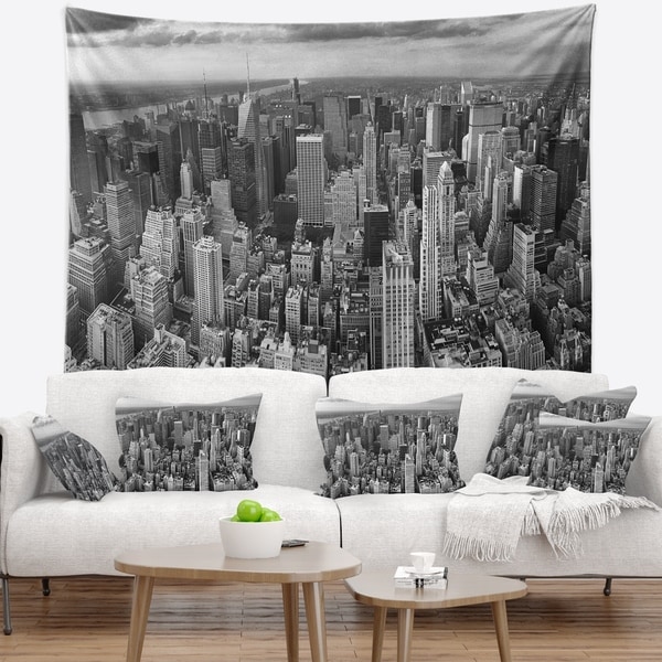 Designart 'Panoramic Aerial View of Manhattan' Modern Cityscape Wall Tapestry