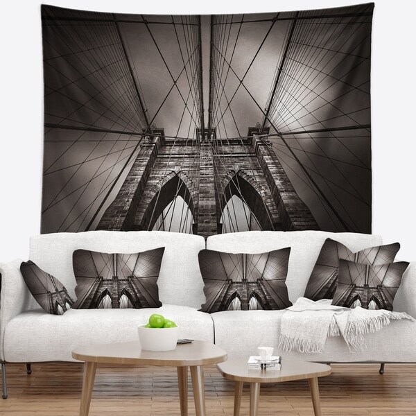 Designart 'Brooklyn Bridge in NYC USA' Wall Tapestry