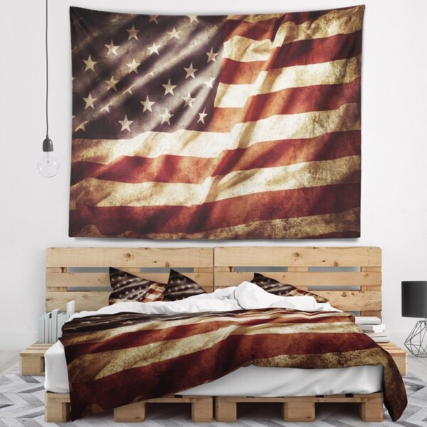 Designart 'American Flag' Contemporary Wall Tapestry