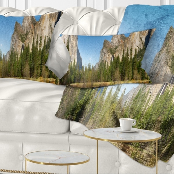Designart 'Yosemite Valley Panorama' Landscape Printed Throw Pillow