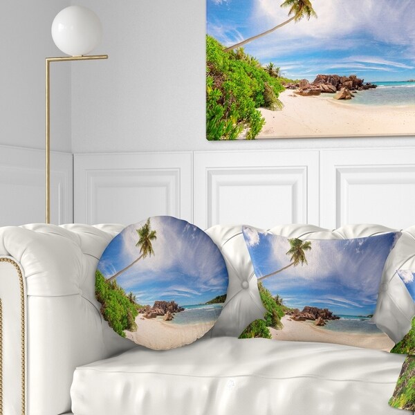 Designart 'Beautiful Beach at La Digue Seychelles' Seashore Throw Pillow