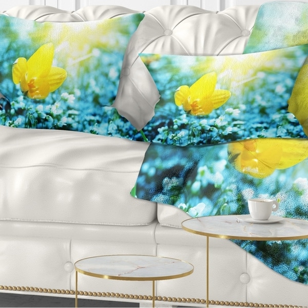 Designart 'Beautiful Yellow Spring Flower' Floral Throw Pillow
