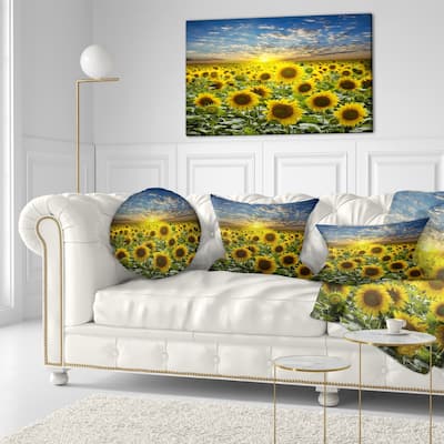 Designart 'Field of Blooming Sunflowers' Flower Throw Pillow