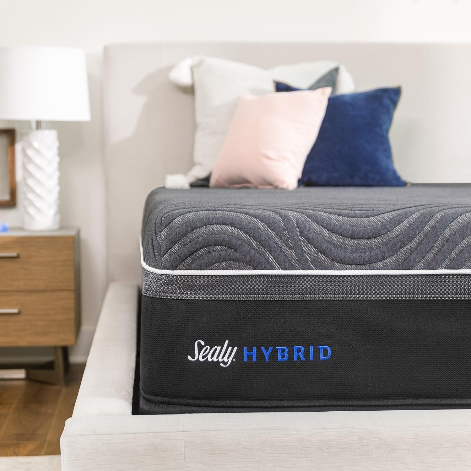 Sealy queen hybrid premium silver deals chill 14 inch plush mattress