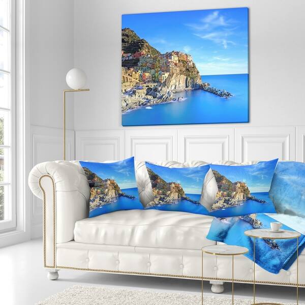 Designart Manarola Village In Rocks And Sea Beach Photo Throw Blanket On Sale Overstock 20916275 71 In X 59 In