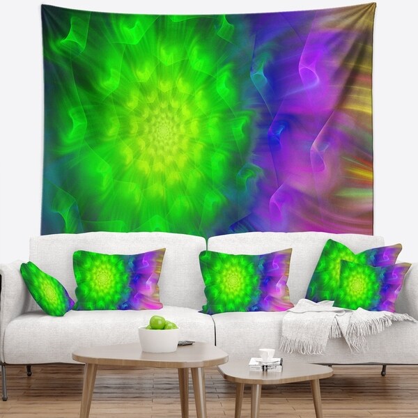 Designart 'Spectacular Green Dandelion' Floral Wall Tapestry