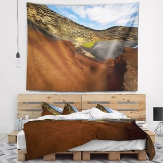 Designart 'In El Golfo Lanzarote Spain Musk Pond' Seashore Wall ...