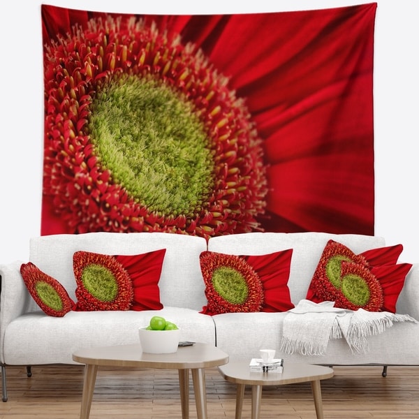 Designart 'Red Daisy Gerbera Flower Close up' Flowers Wall Tapestrywork