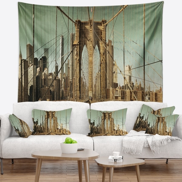 Designart 'Manhattan Bridge in New York Brown' Cityscape Wall Tapestry
