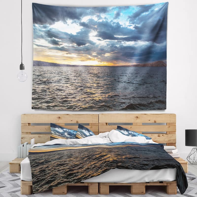 Designart 'Beautiful Seascape under Cloudy Sky' Modern Seashore Wall ...