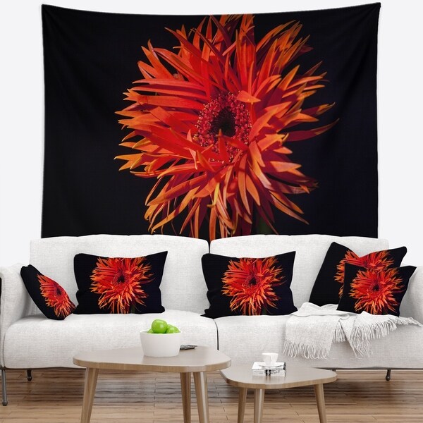 Designart 'Spider Gerbera Daisy Watercolor' Flowers Wall Tapestrywork
