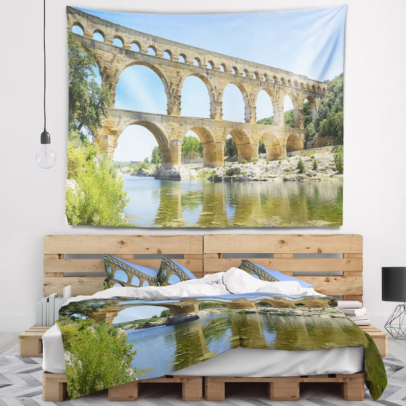 Designart 'Roman Aqueduct Bridge in France' Bridge Wall Tapestry