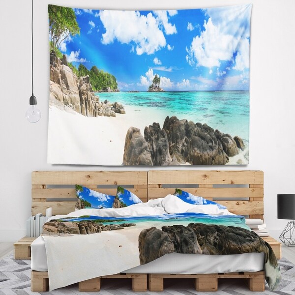 Designart 'Ideal Beach in Seychelles' Seascape Photography Wall Tapestry
