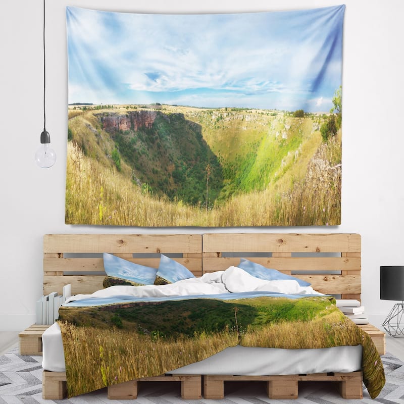 Designart 'Pulo Di Altamura Panorama' Landscape Wall Tapestry - Bed ...