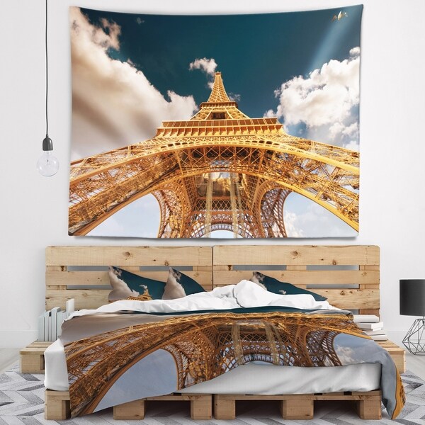 Designart 'Beautiful View of Paris Paris Eiffel Towerunder Dark Sky' Cityscape Wall Tapestry