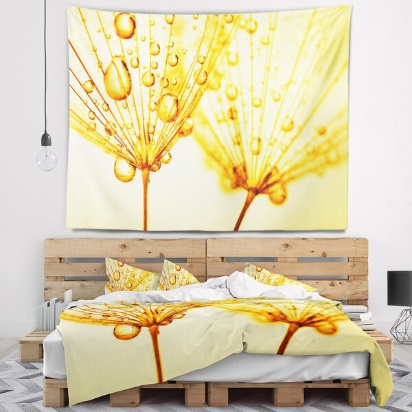 Designart 'Dandelion Seeds with Water Drops' Floral Wall Tapestry