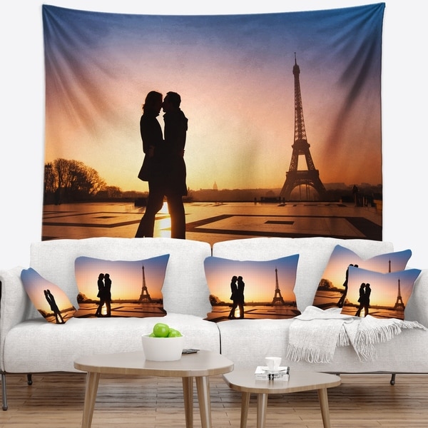 Designart 'Eiffel with Kissing Couple' Landscape Photo Wall Tapestry