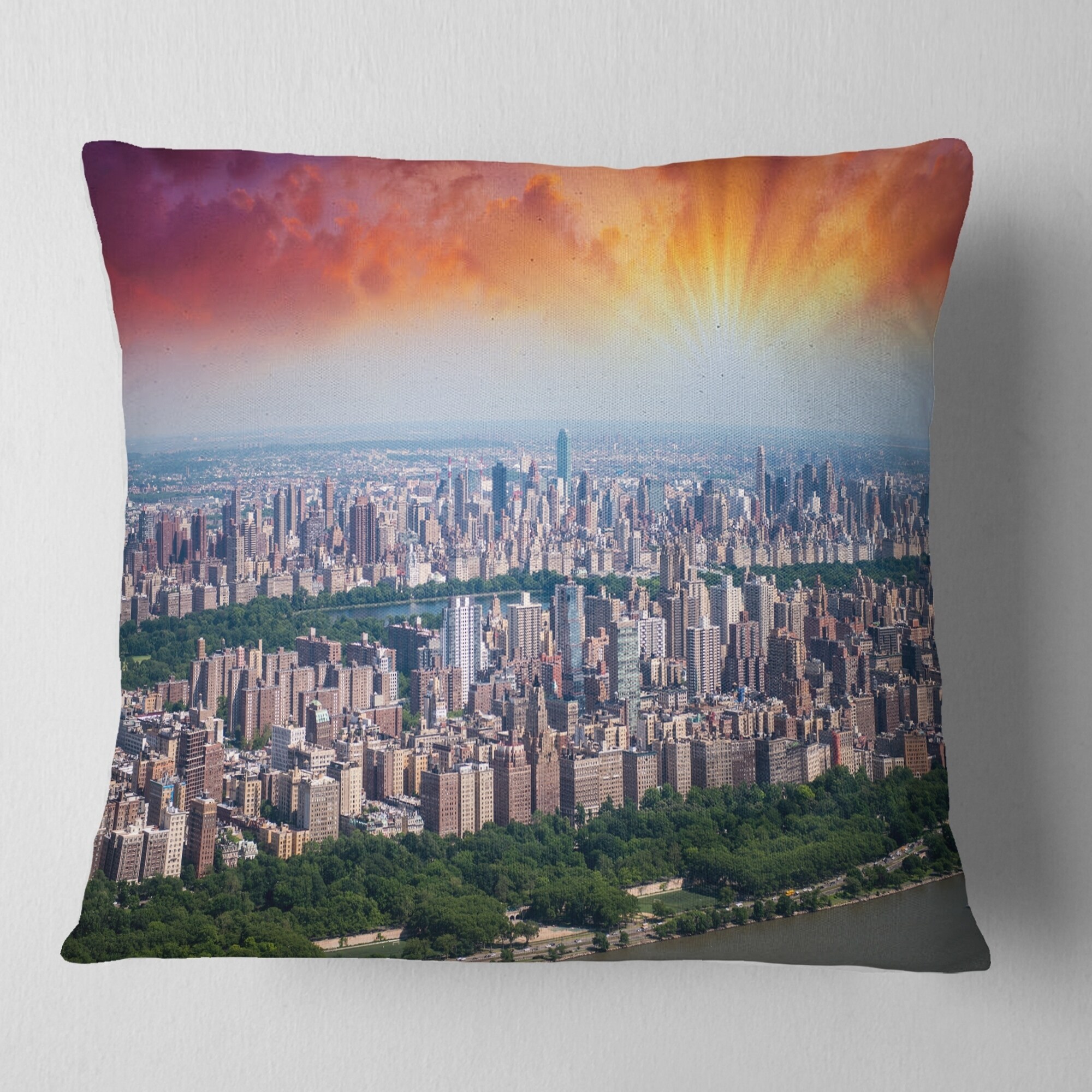 Designart 'New York Beautiful Manhattan Skyline' Cityscape