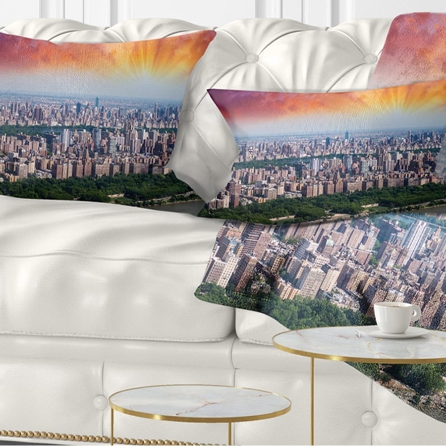 Designart 'New York Beautiful Manhattan Skyline' Cityscape