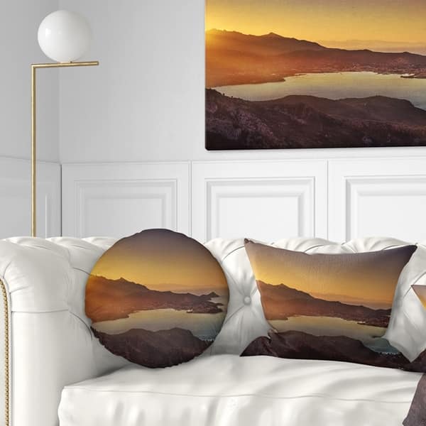 Designart 'Portoferraio Bay Beach Aerial View' Seashore Throw Pillow - Bed  Bath & Beyond - 20944730