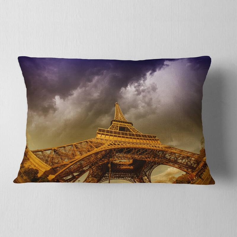 Designart 'Paris Eiffel Towerand Gorgeous Sky' Photography Throw Pillow