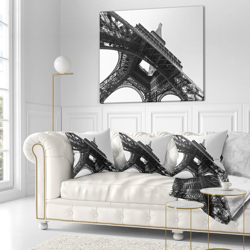 Designart 'Paris Eiffel Towerinto the Sky' Skyline Photography Throw Pillow
